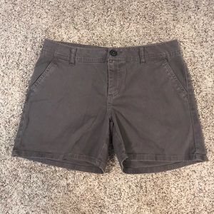 Maurice’s gray shorts